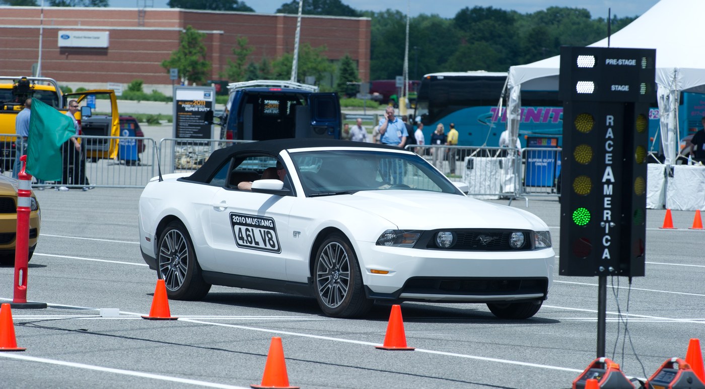 DTSS LED drag tree staging a car